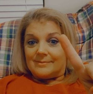 Meet your Posher, Joanie